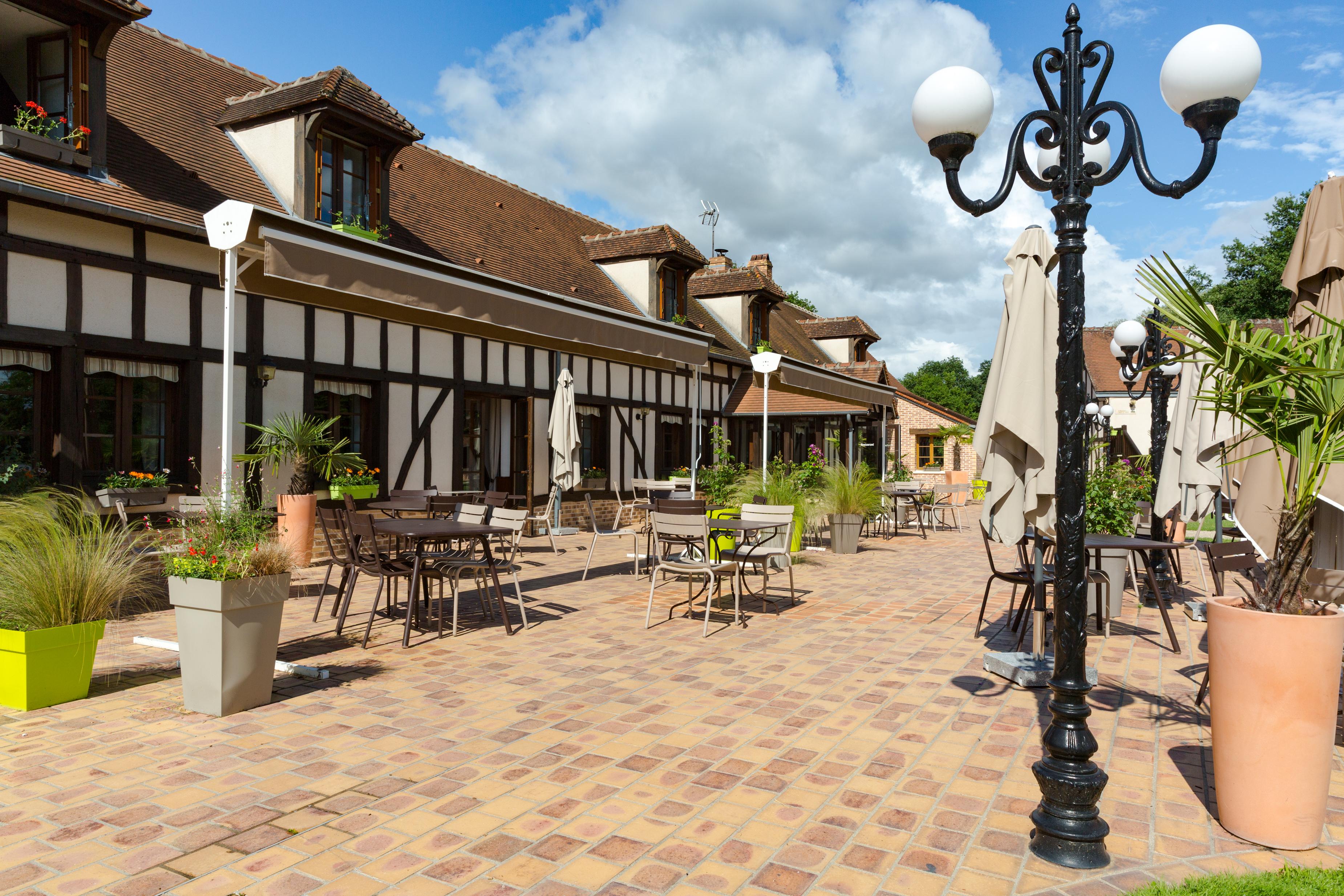 L'Oree Des Chenes, The Originals Relais La Ferté-Saint-Aubin Exterior foto